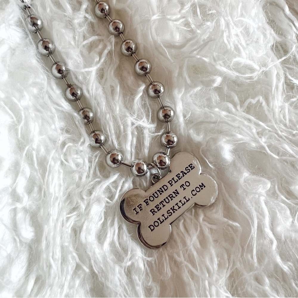 If found return to Dolls Kill necklace